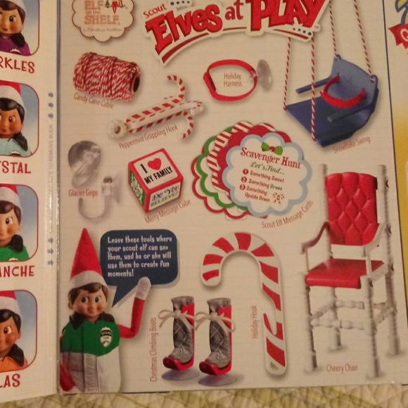 Elf on the Shelf kit with props - Picture 4 of 6